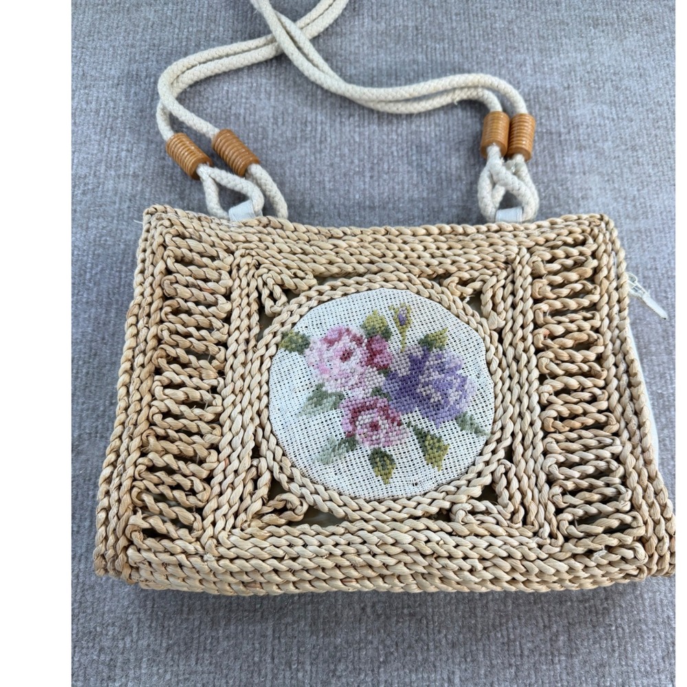 Vintage Woven Straw Shoulder Bag Tan Floral Needlepoint Boho Rope Handle Zip Top - Picture 5 of 8